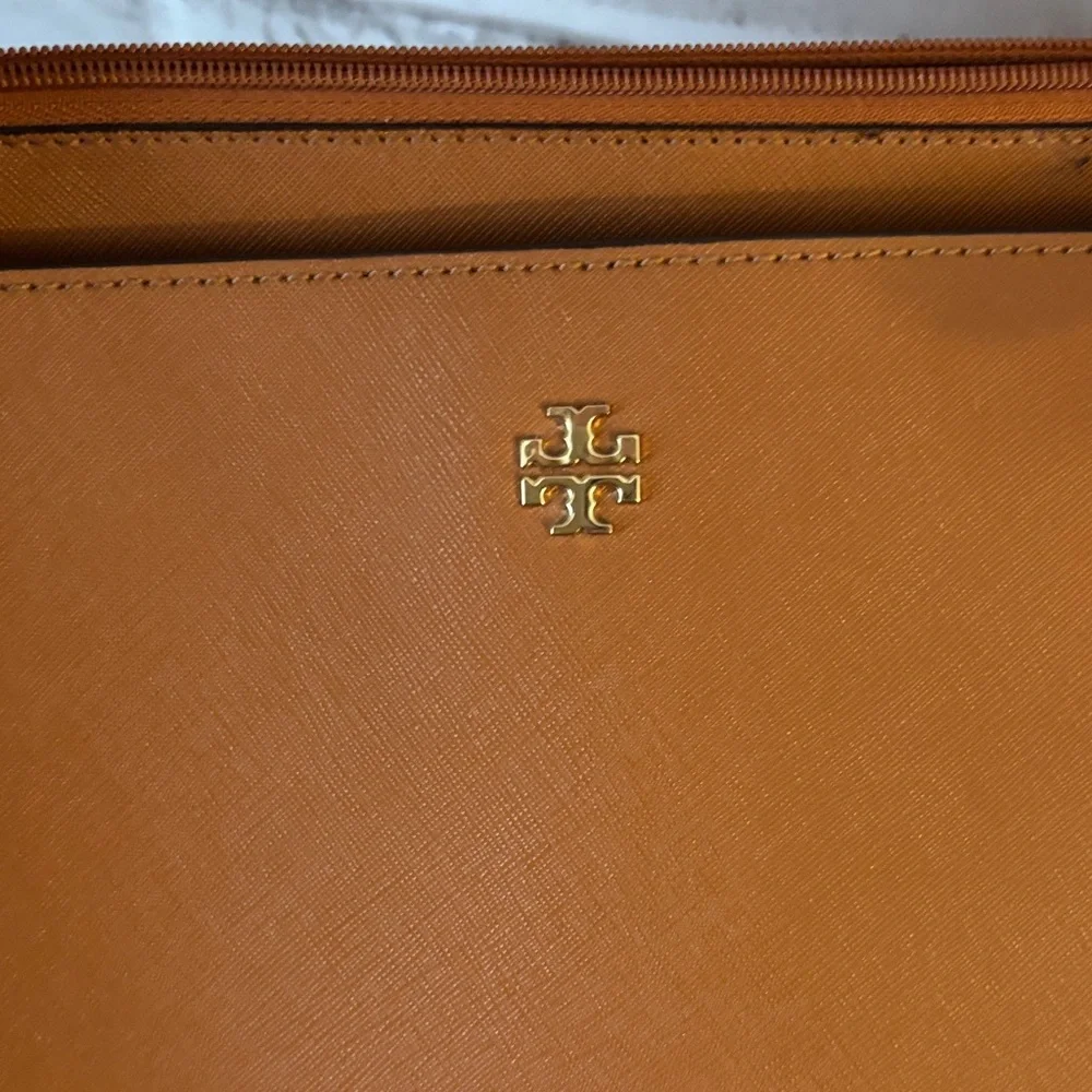 Tory Burch Tan Leather Tote with Laptop Pocket - Picture 4 of 14